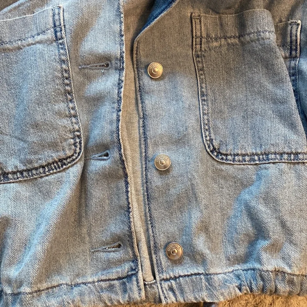 H&M light weight jean jacket - Picture 3 of 4